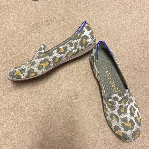 Rothy’s shoes size 7 1/2 olive green, cream, gold - Picture 3 of 7